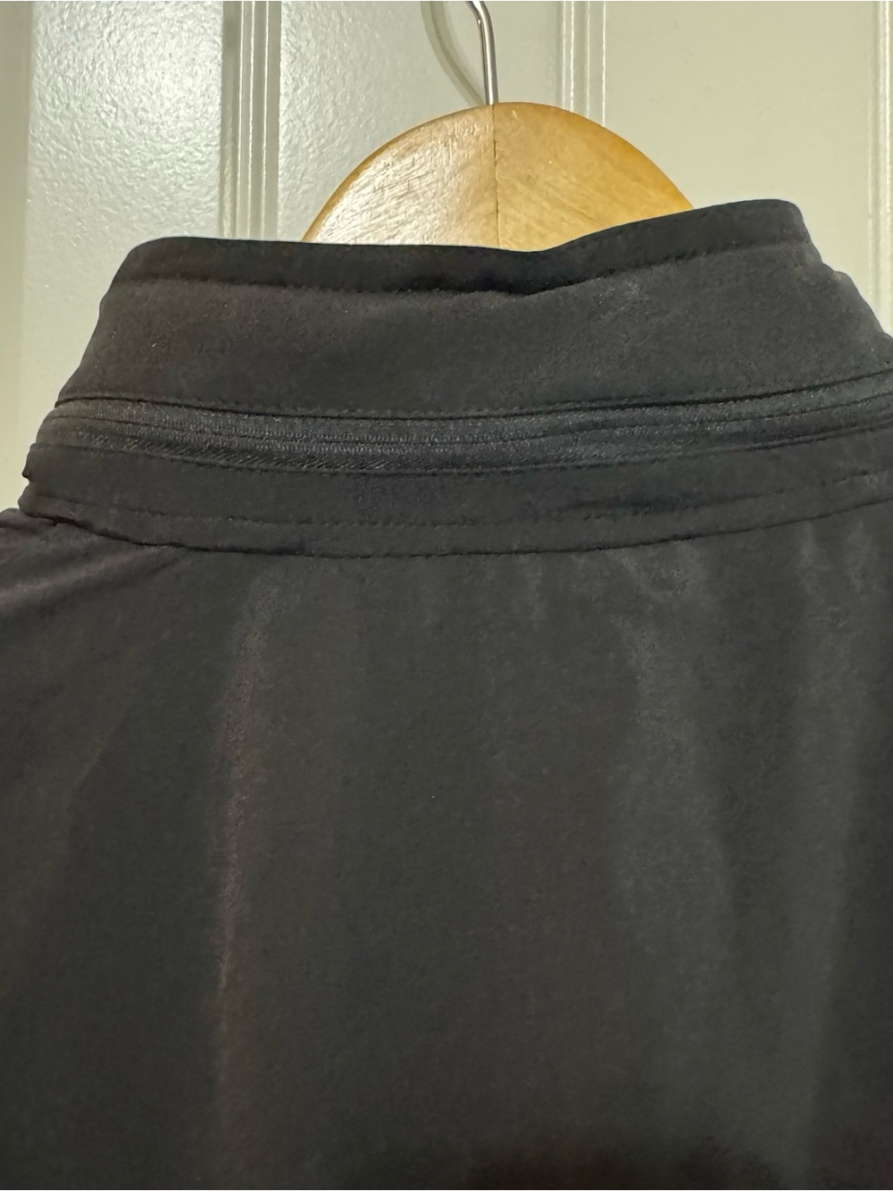 Chico's Zenergy Black Windbreaker Zip Snap Front Jacket Hidden Hood Size L 12 - Picture 4 of 13